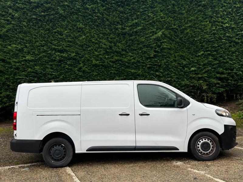VAUXHALL VIVARO