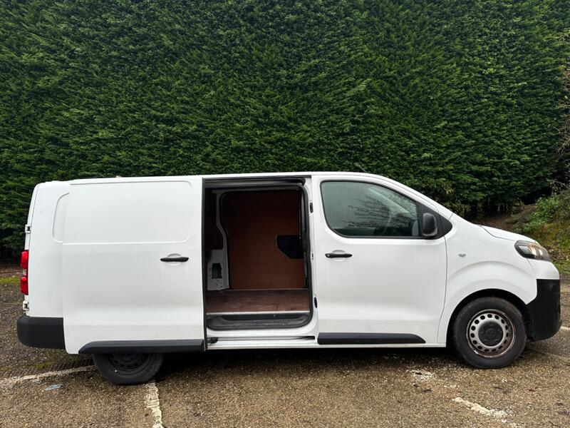 VAUXHALL VIVARO