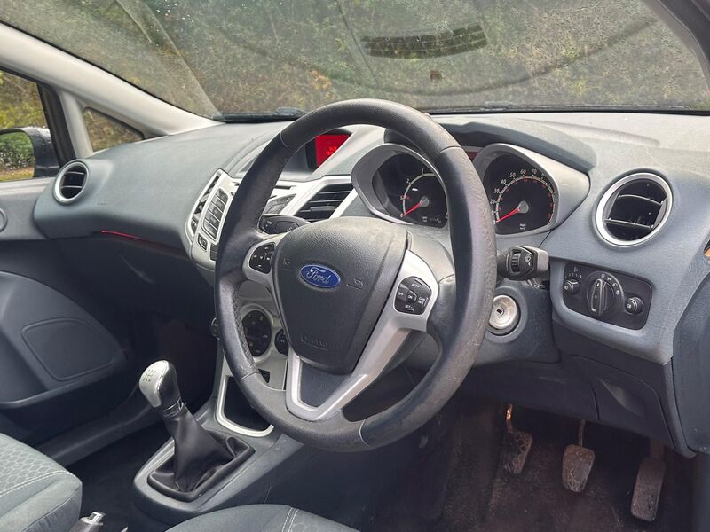 View FORD FIESTA 1.4 Titanium 3dr