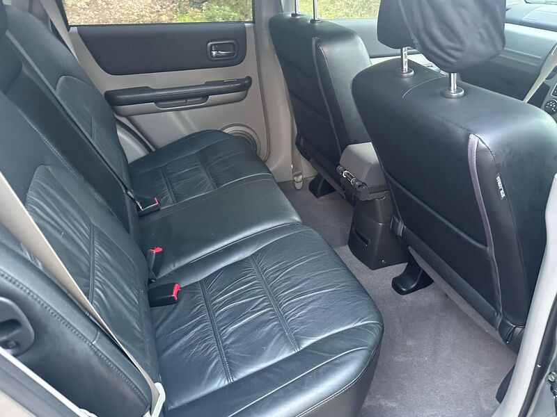 NISSAN X-TRAIL