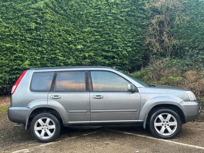 NISSAN X-TRAIL