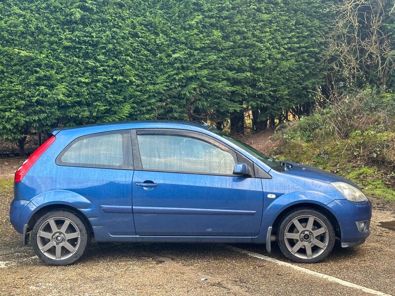 View FORD FIESTA 1.4 Zetec Blue Edition 3dr