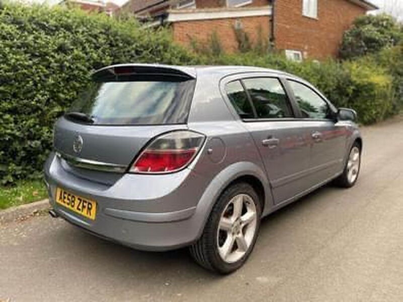 View VAUXHALL ASTRA 1.8i 16v SRi 5dr