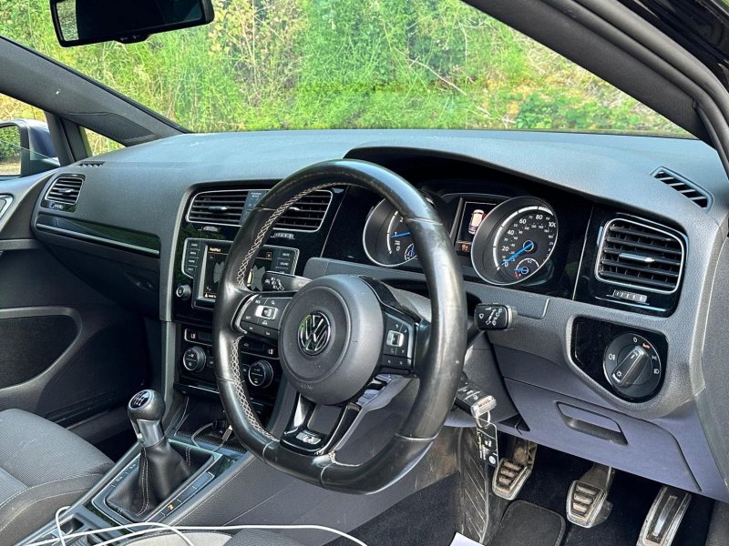 View VOLKSWAGEN GOLF 2.0 TSI BlueMotion Tech R 4Motion Euro 6 (s/s) 5dr