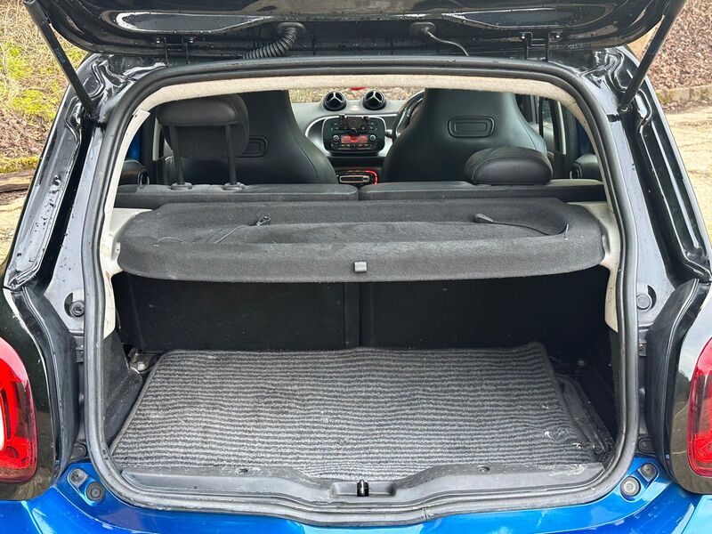 SMART FORFOUR