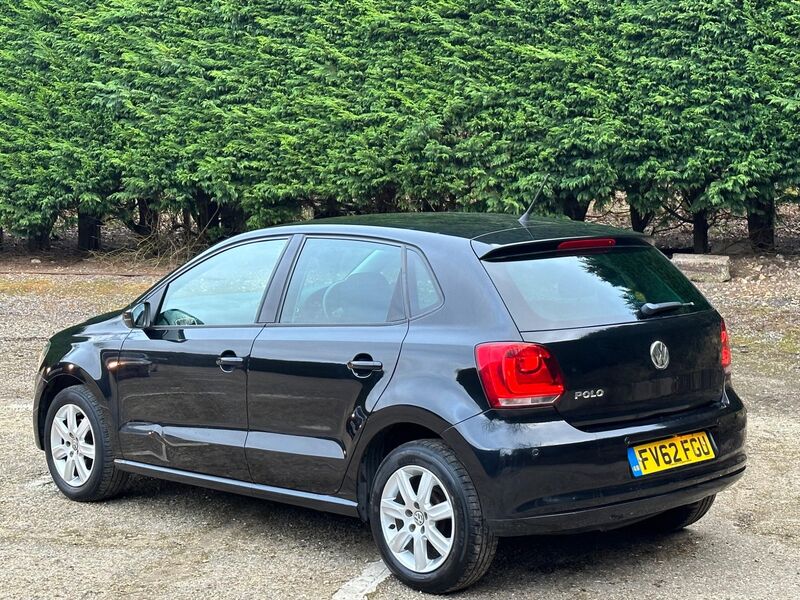 VOLKSWAGEN POLO