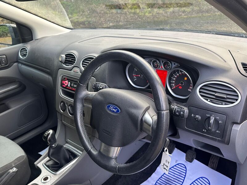 View FORD FOCUS 1.6 Zetec 5dr