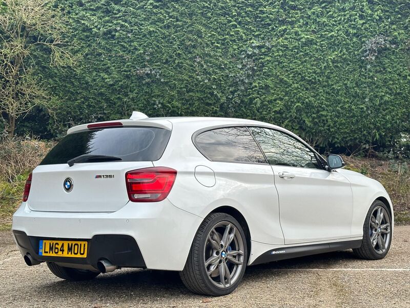 BMW 1 SERIES