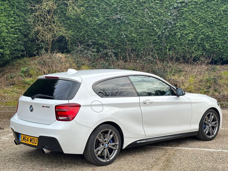 BMW 1 SERIES