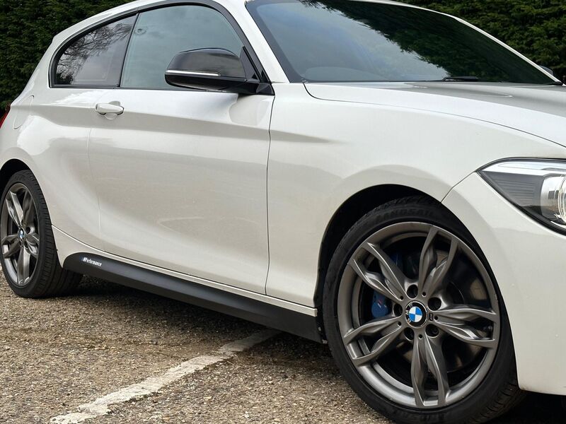 BMW 1 SERIES