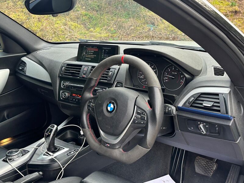 BMW 1 SERIES