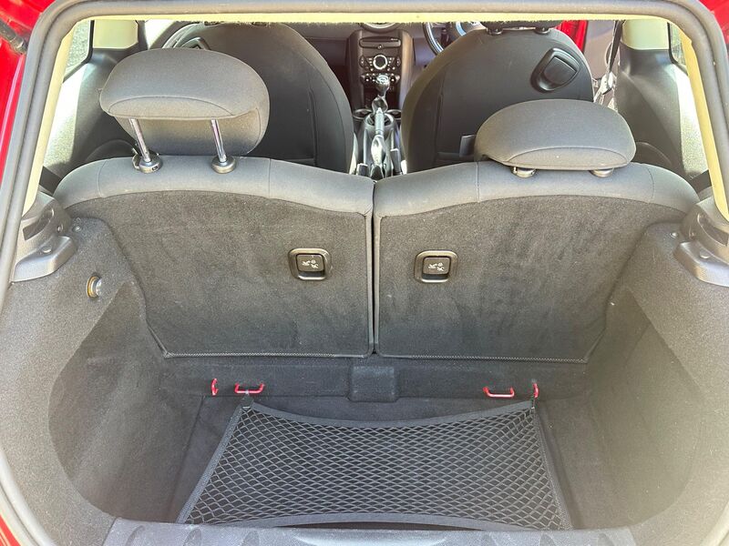 MINI HATCH