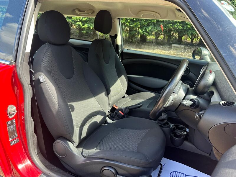 MINI HATCH