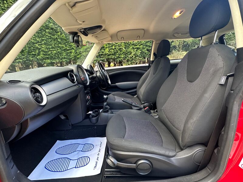 MINI HATCH