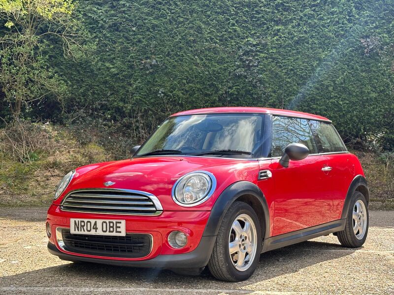 MINI HATCH