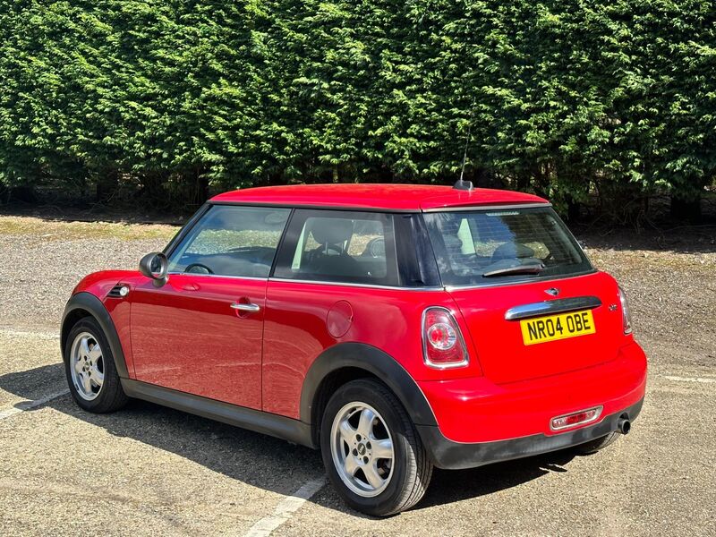 MINI HATCH
