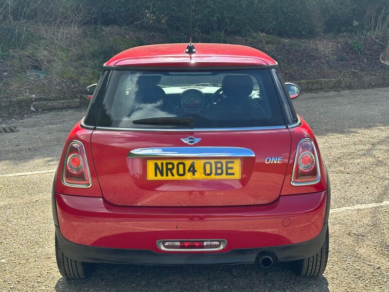 View MINI HATCH 1.6 One Euro 5 3dr