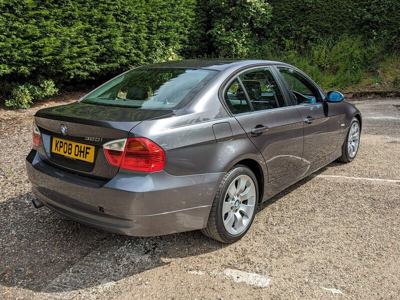 BMW 3 SERIES
