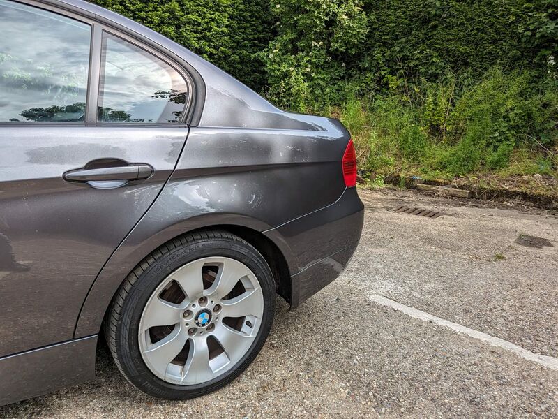 BMW 3 SERIES