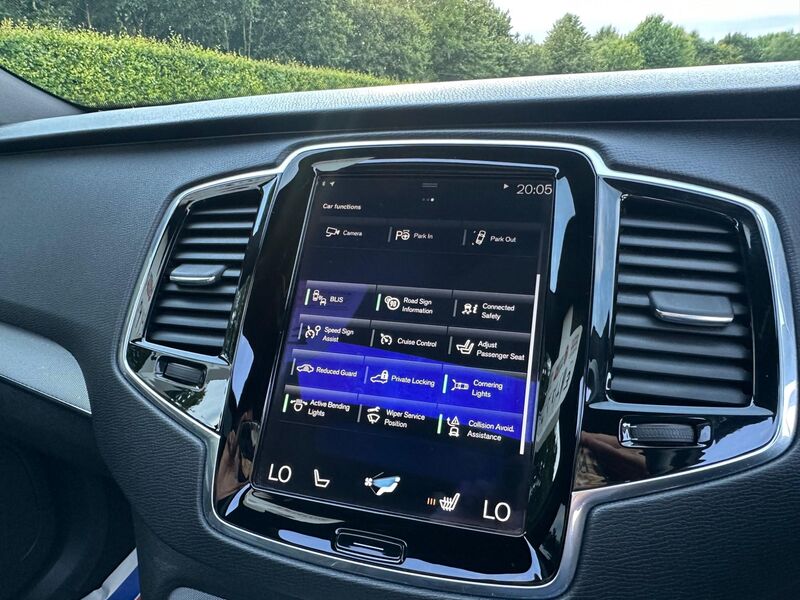VOLVO XC90