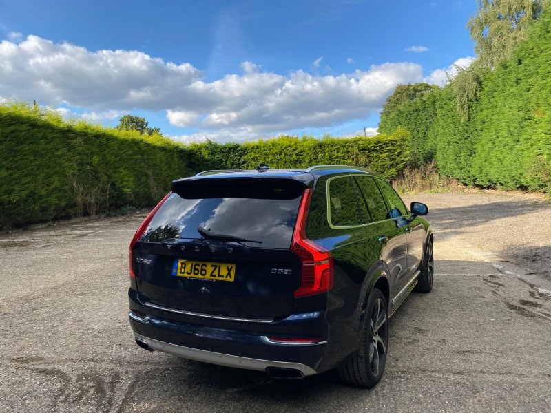 VOLVO XC90