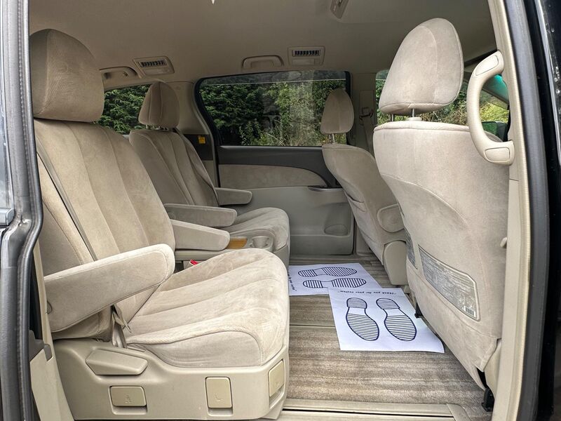 View TOYOTA ESTIMA 