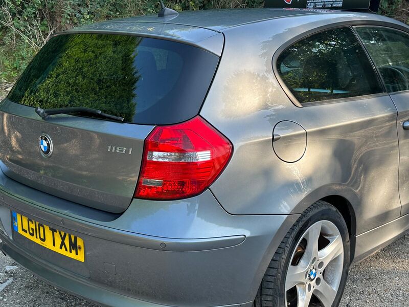 BMW 1 SERIES