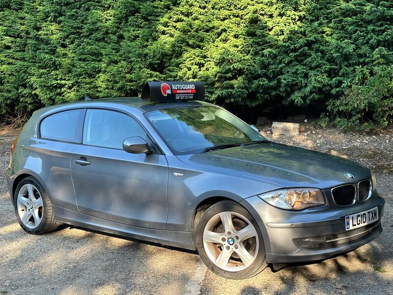 View BMW 1 SERIES 2.0 118i SE Euro 5 3dr