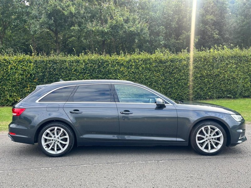 AUDI A4 AVANT