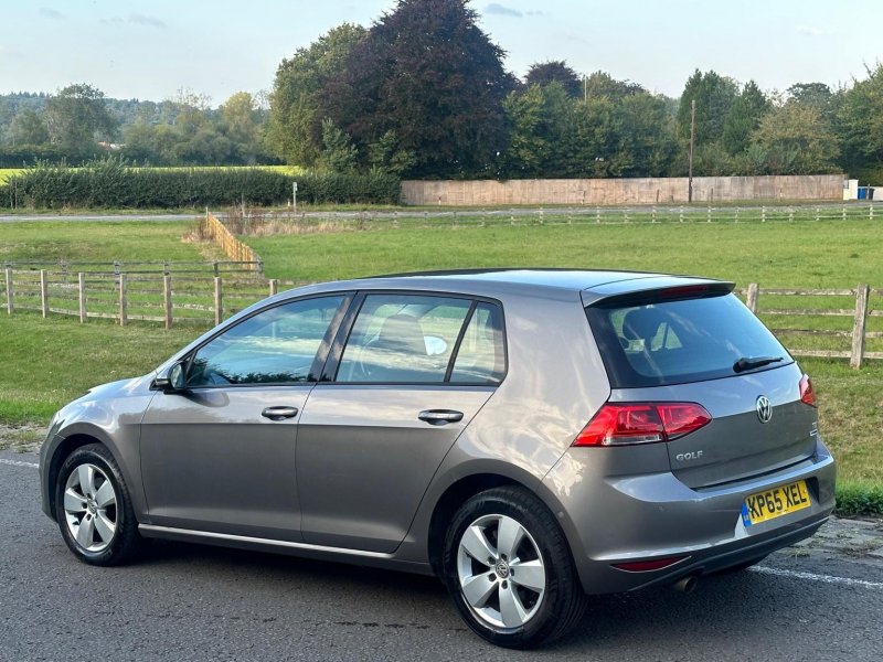 VOLKSWAGEN GOLF