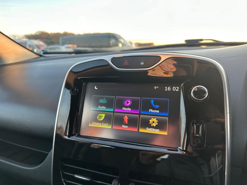 RENAULT CLIO