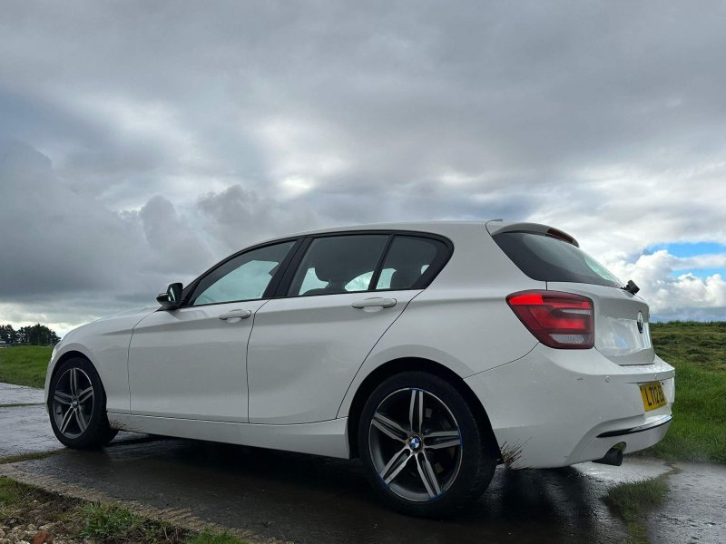BMW 1 SERIES