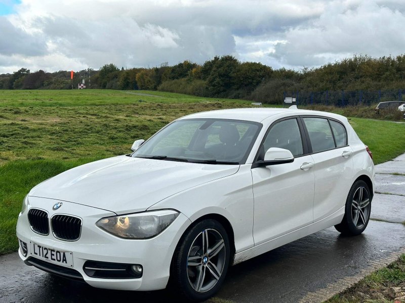 BMW 1 SERIES