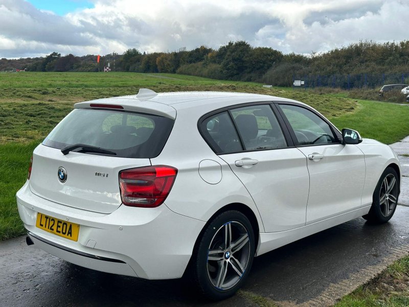 BMW 1 SERIES