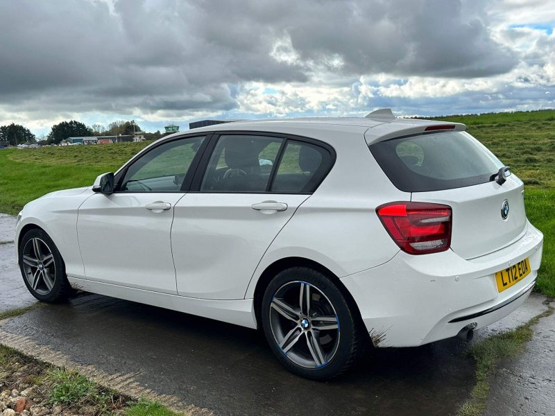 BMW 1 SERIES