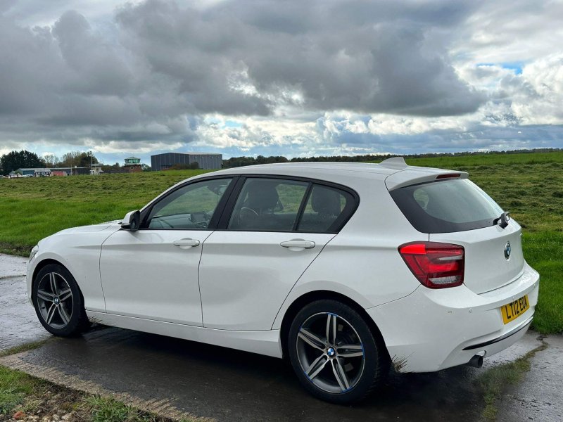 BMW 1 SERIES