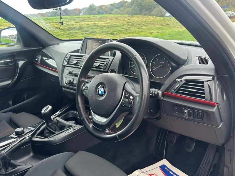 BMW 1 SERIES