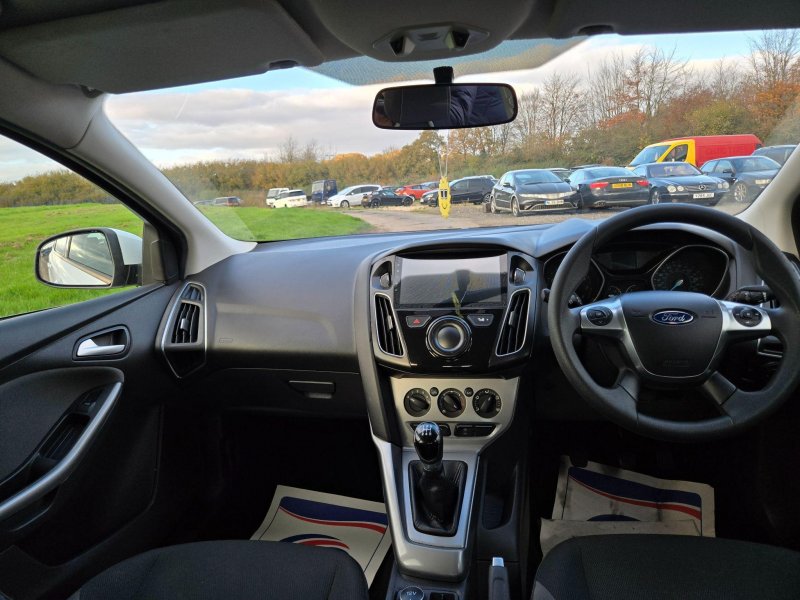 FORD FOCUS