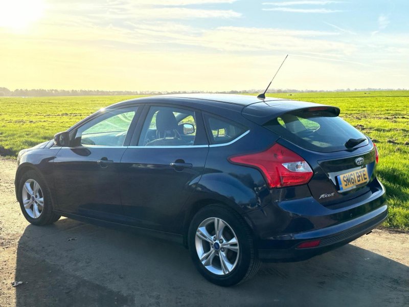 FORD FOCUS