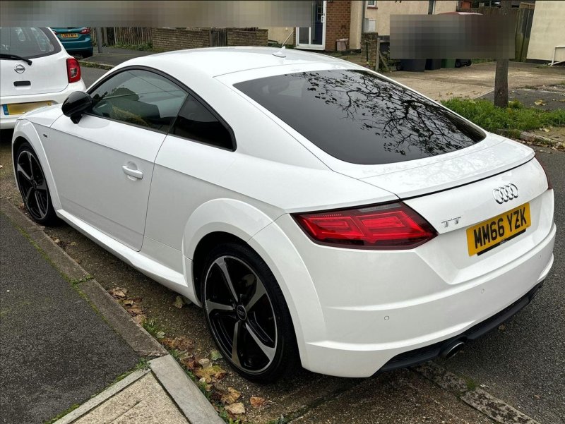 AUDI TT