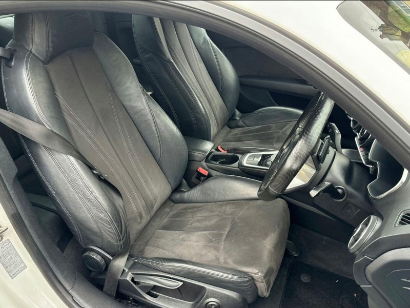 AUDI TT
