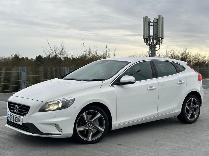 VOLVO V40