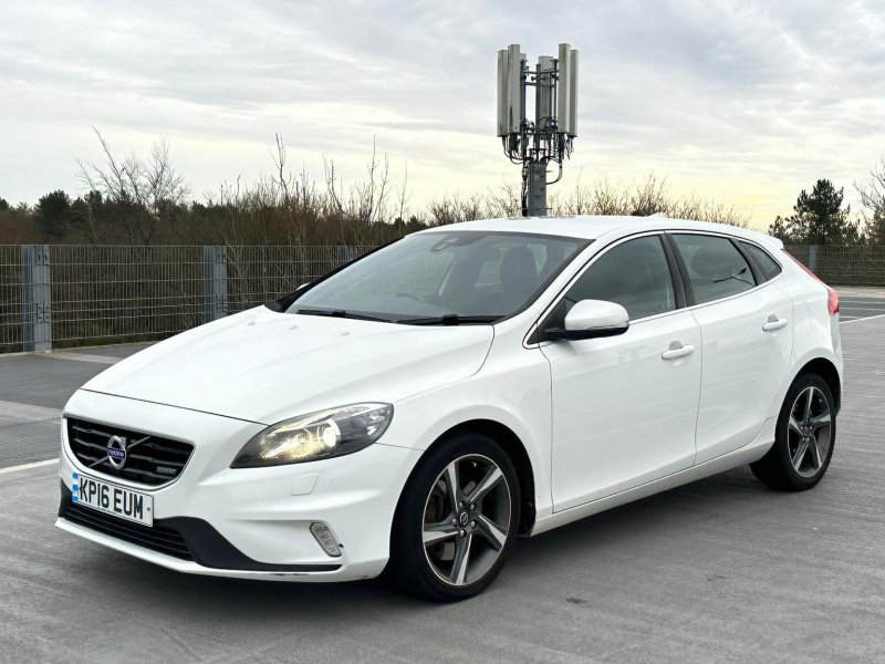 VOLVO V40