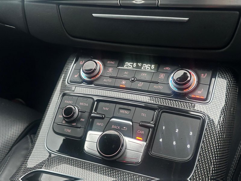 AUDI S8
