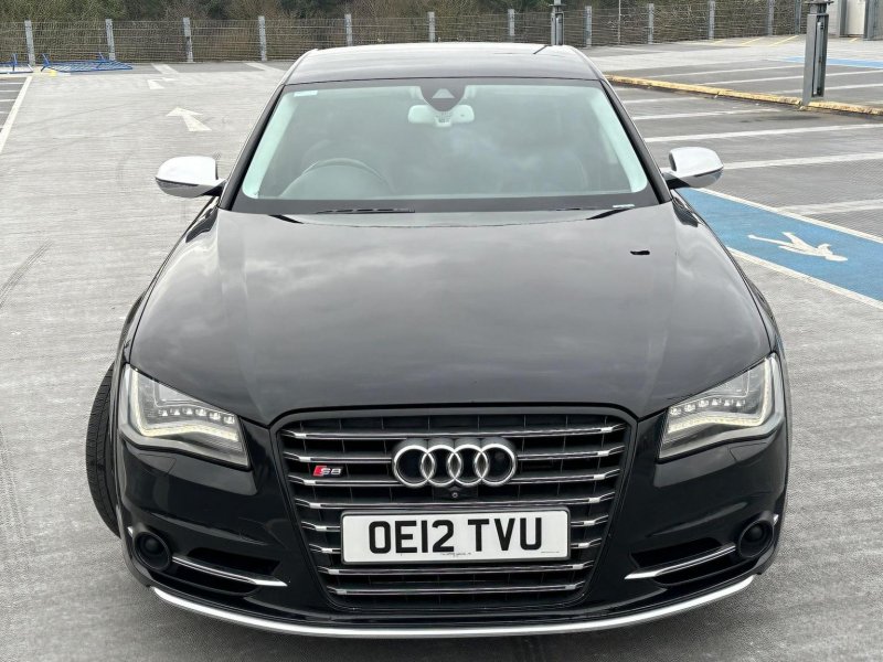 AUDI S8