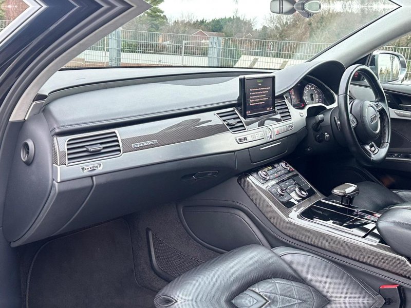 AUDI S8