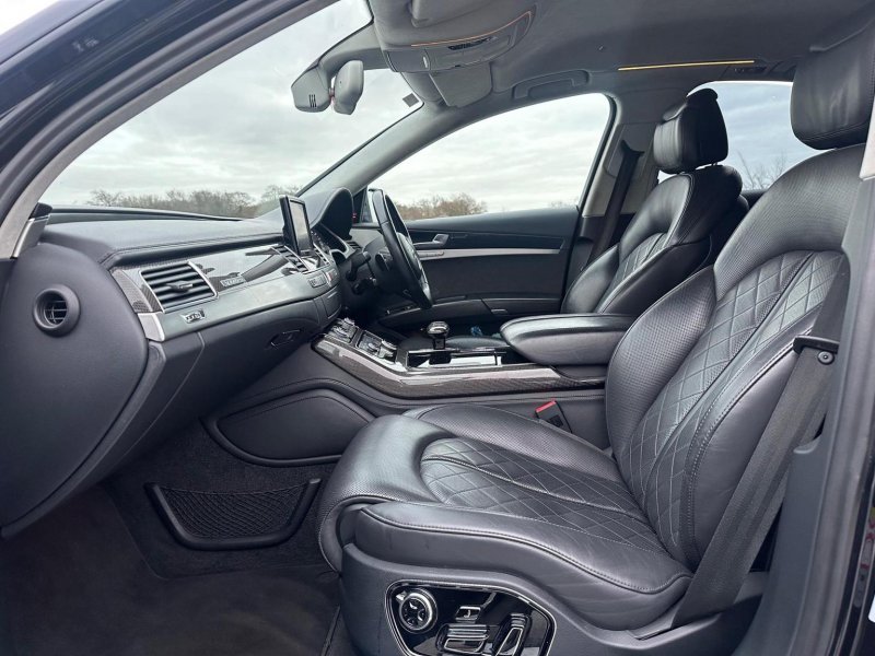 AUDI S8