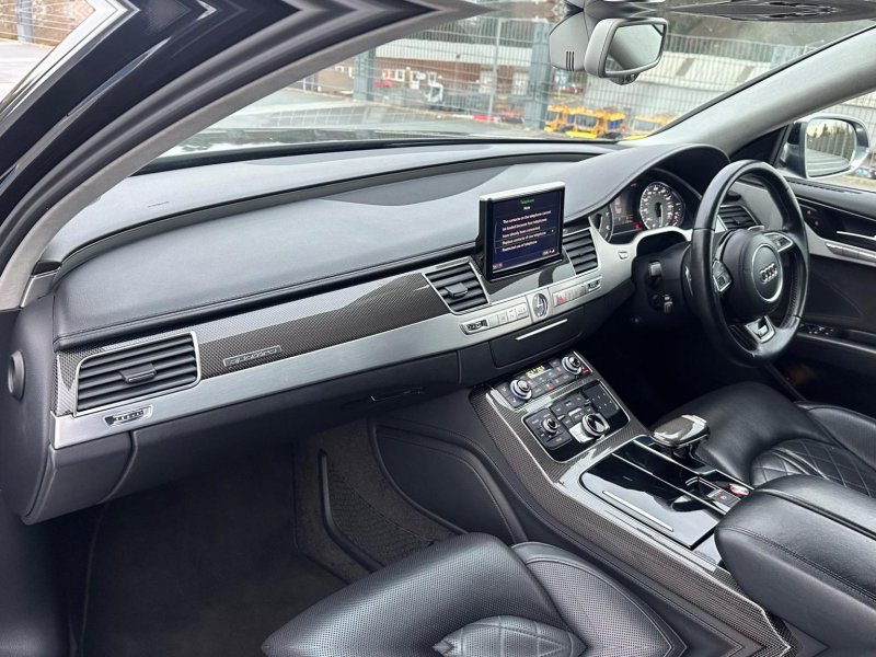 AUDI S8