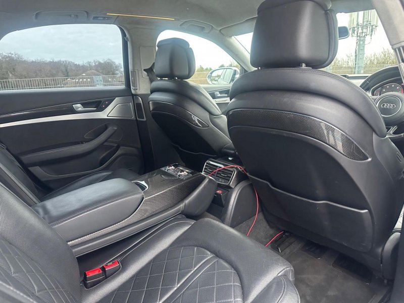 AUDI S8