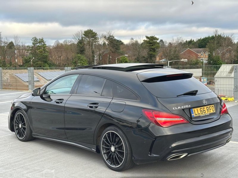MERCEDES-BENZ CLA